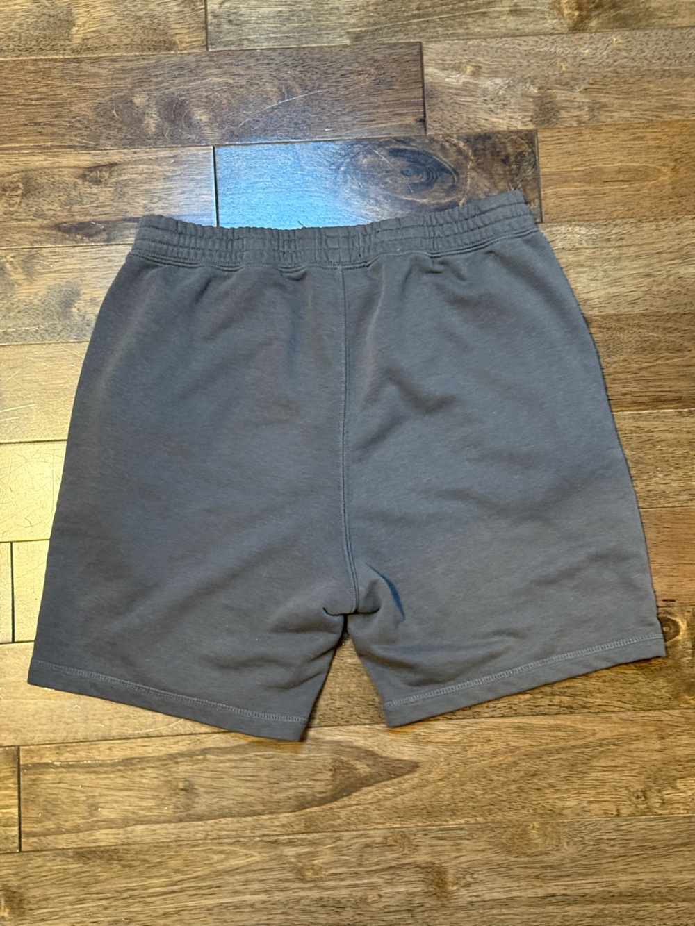 H&M Men's Charcoal Athletic Cotton-Blend Shorts - Picture 3 of 3